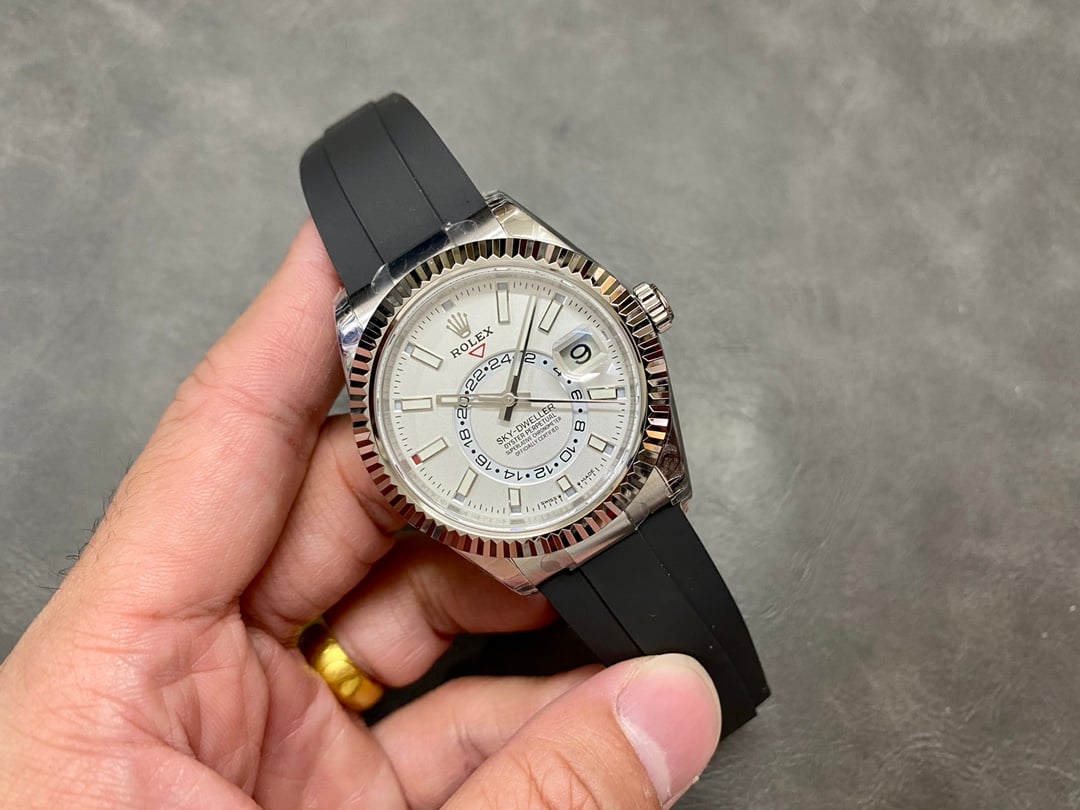 ロレックス スカイドゥエラー コピー時計M336239 0003 42mm ラバーベルトホワイト文字盤 スーパーコピー安全なサイト