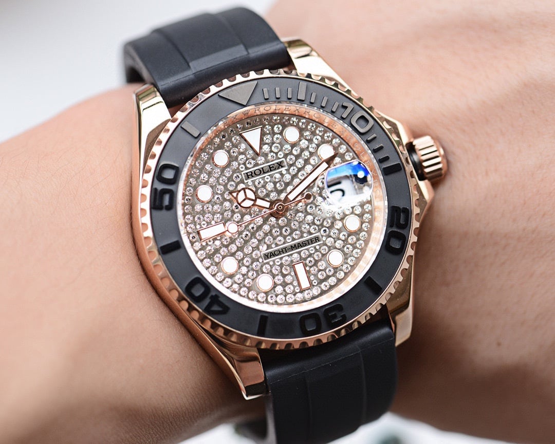 ロレックススーパーコピー国内発送後払いヨットマスターコピーヨットマスコピーター ダイヤモンド 40mm MIYOTA 8215 自動巻き ムーブメント