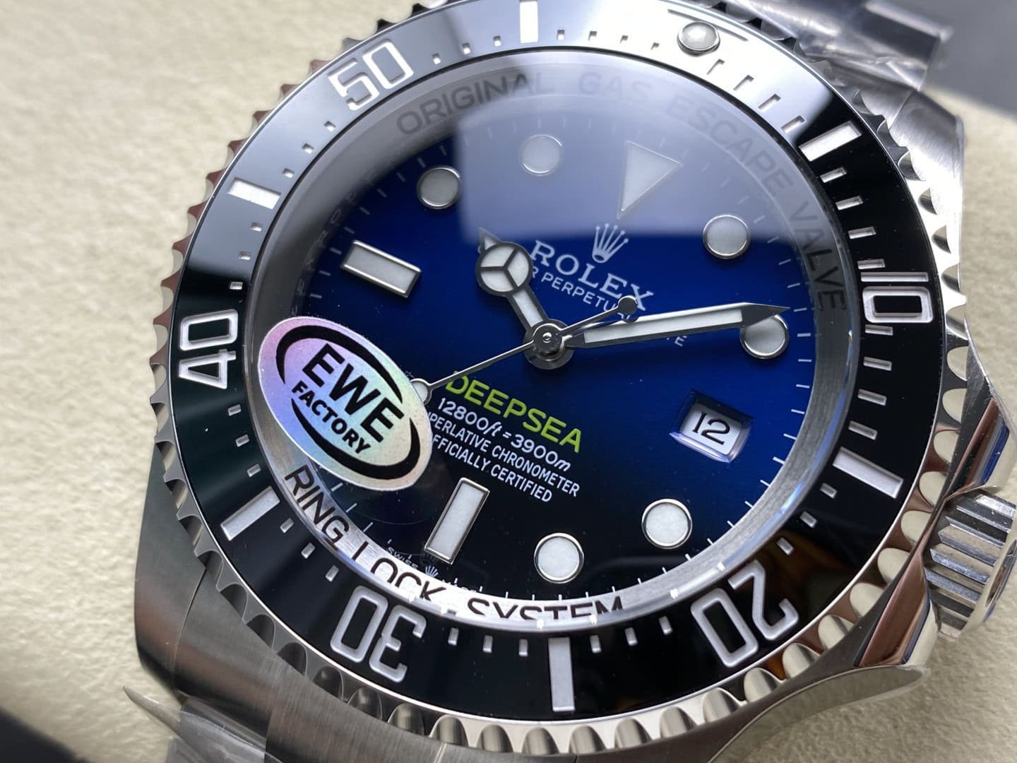 ロレックス超スーパーコピー トップクラス シードゥエラー ディープシー Dブルー 136660  Cal.3235 EWE工場