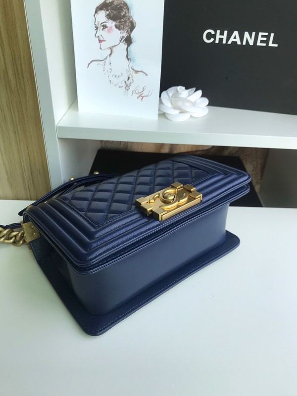 【奇跡の再入荷！即発送】シャネル 偽物マトラッセ ボーイ シャネル ショルダーバッグ shw35268