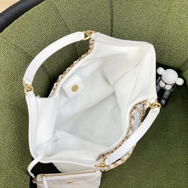 入手困難シャネル 偽物 マキシショッピングバッグ CCマーク ナイロン shr98938