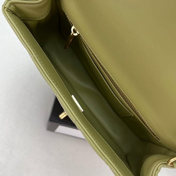 すぐ届くシャネル スーパーコピー スモール ハンドル フラップバッグ shg49055