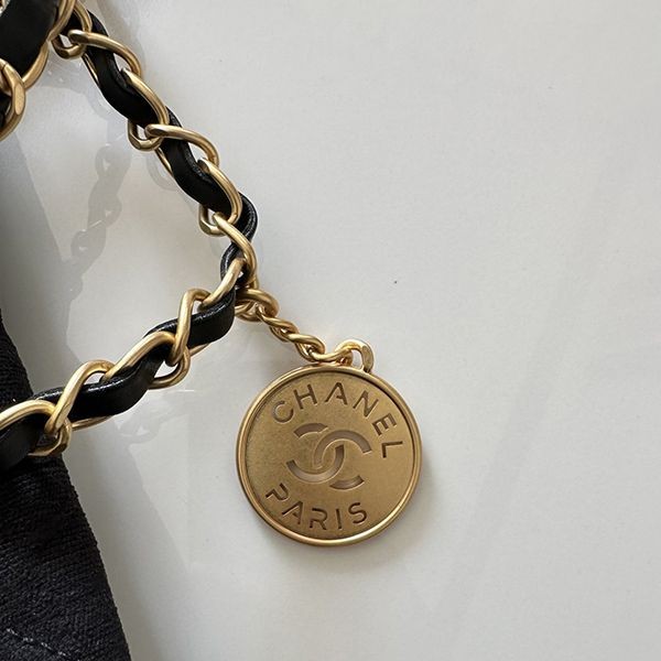 入手困難品！シャネル22 ハンドバッグ偽物AS3260 B144