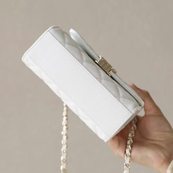 売上総額１位！シャネル n級品 ミニ チェーンクラッチ バッグ ホワイト shy32868