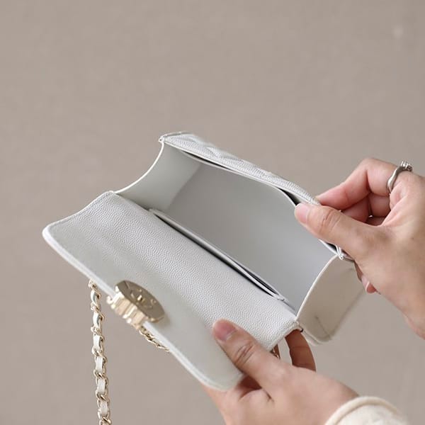 売上総額１位！シャネル n級品 ミニ チェーンクラッチ バッグ ホワイト shy32868