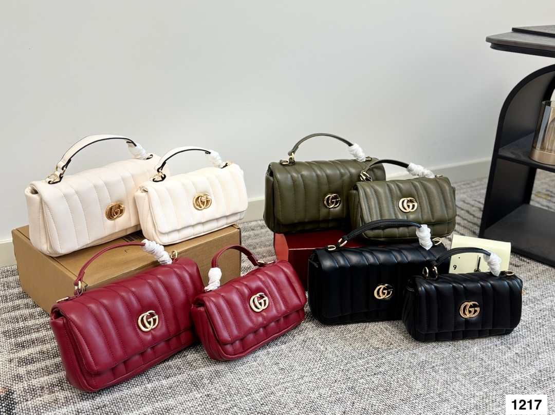 GUCCI マイクロバッグ 4色入 ??? - 画像 1