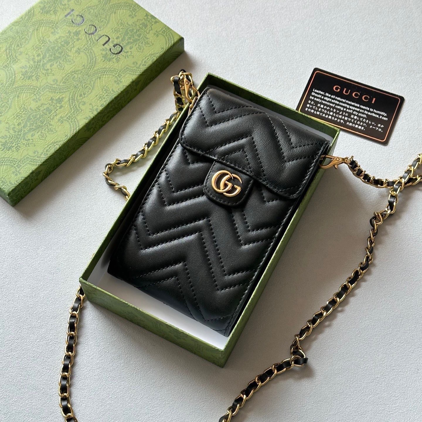 グッチコピー後払い国内発送代引き ピンク マルチポーチ チェーン付 黒色
