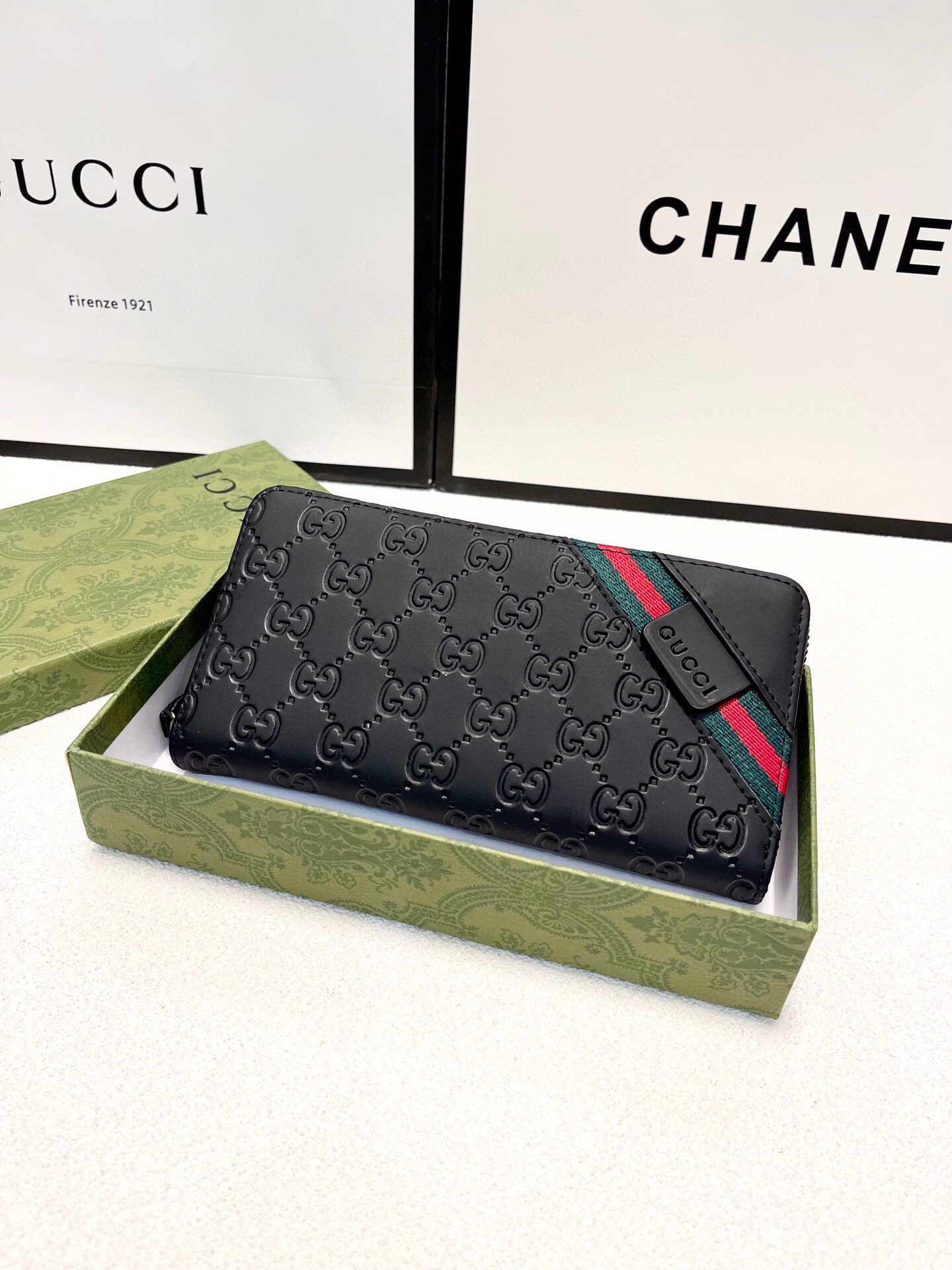 GUCCI グッチ 長財布 本革仕様 グッチロゴ ブラック - 画像 2