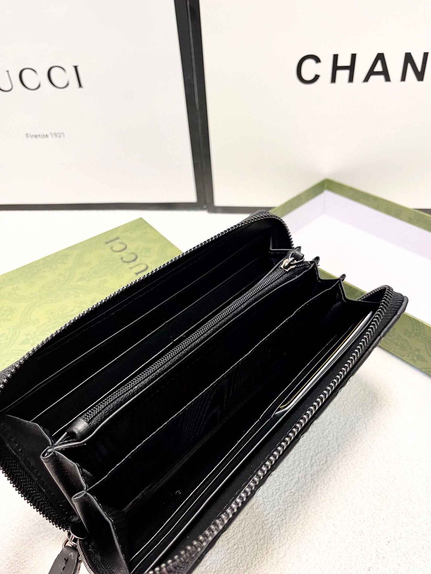 GUCCI グッチ 長財布 本革仕様 グッチロゴ ブラック - 画像 9