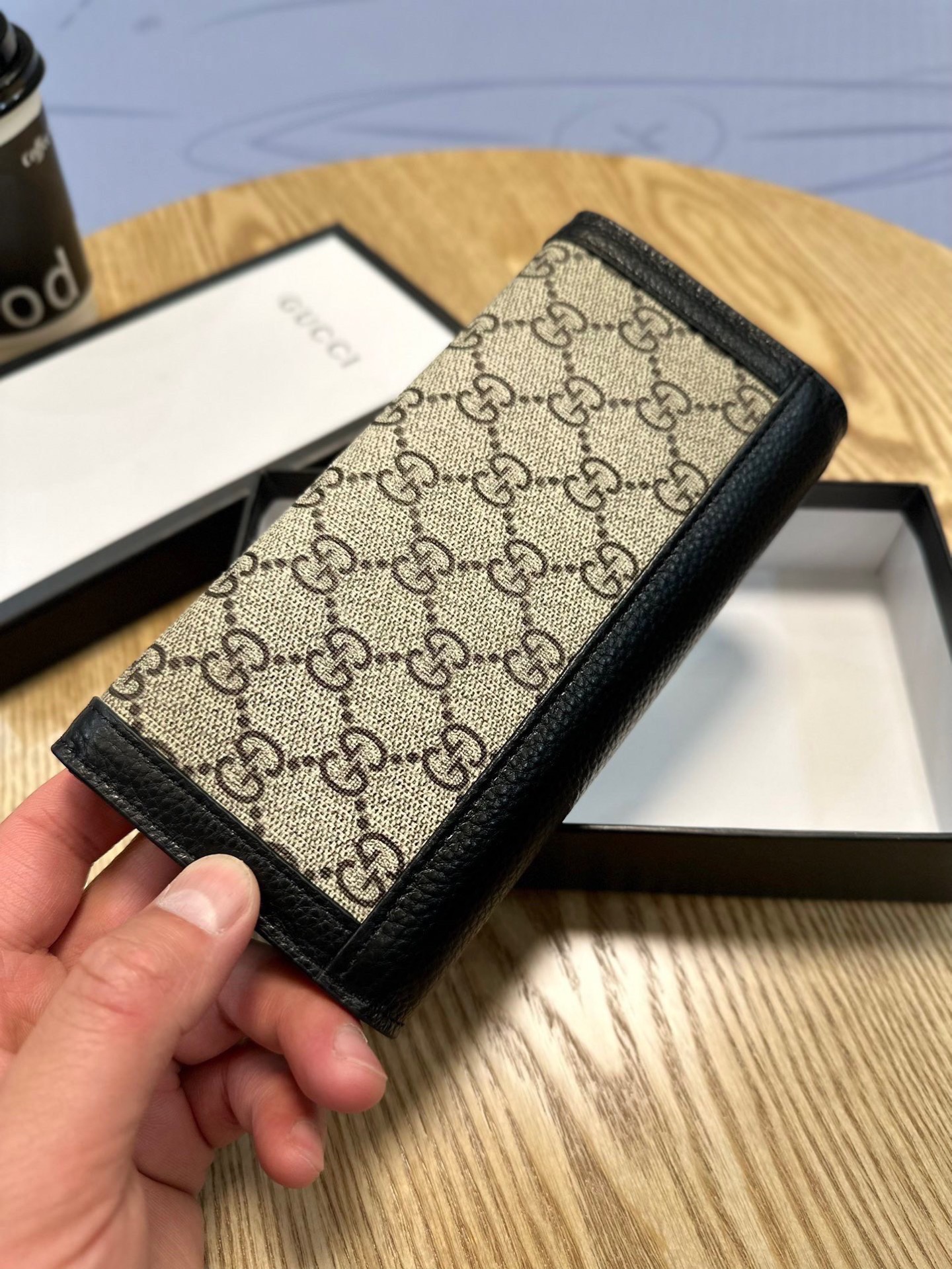 GUCCI グッチ 二つ折り財布 高級感 ファスナー付き 黒 19x10cm - 画像 3