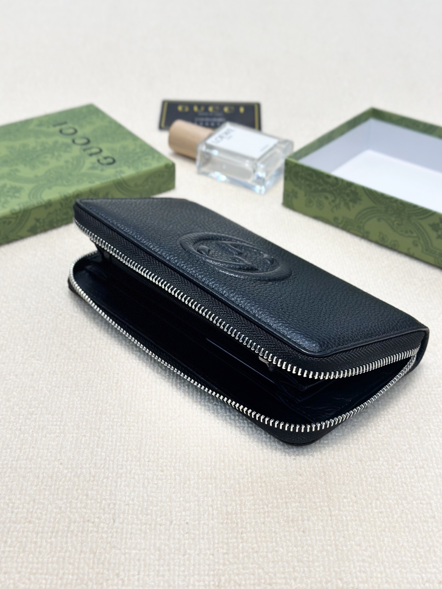 Gucci グッチ ロング財布 本革 21x11cm 一粒押し 多カジン ブラック - 画像 8