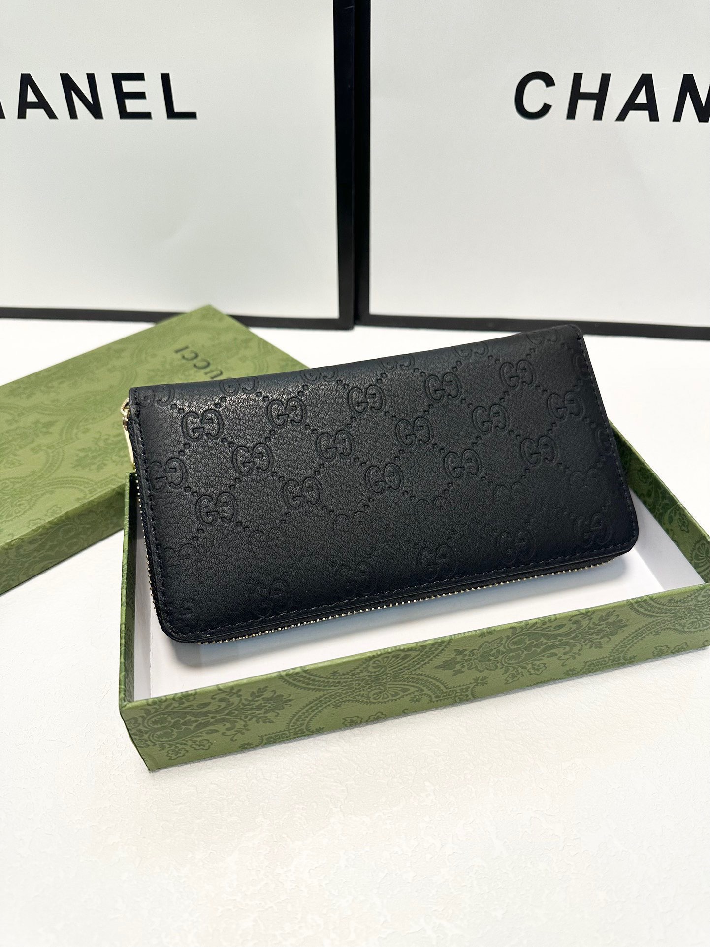 GUCCI グッチ 長財布 本革仕様 ズッパー開閉 21x11cm 黒 - 画像 3