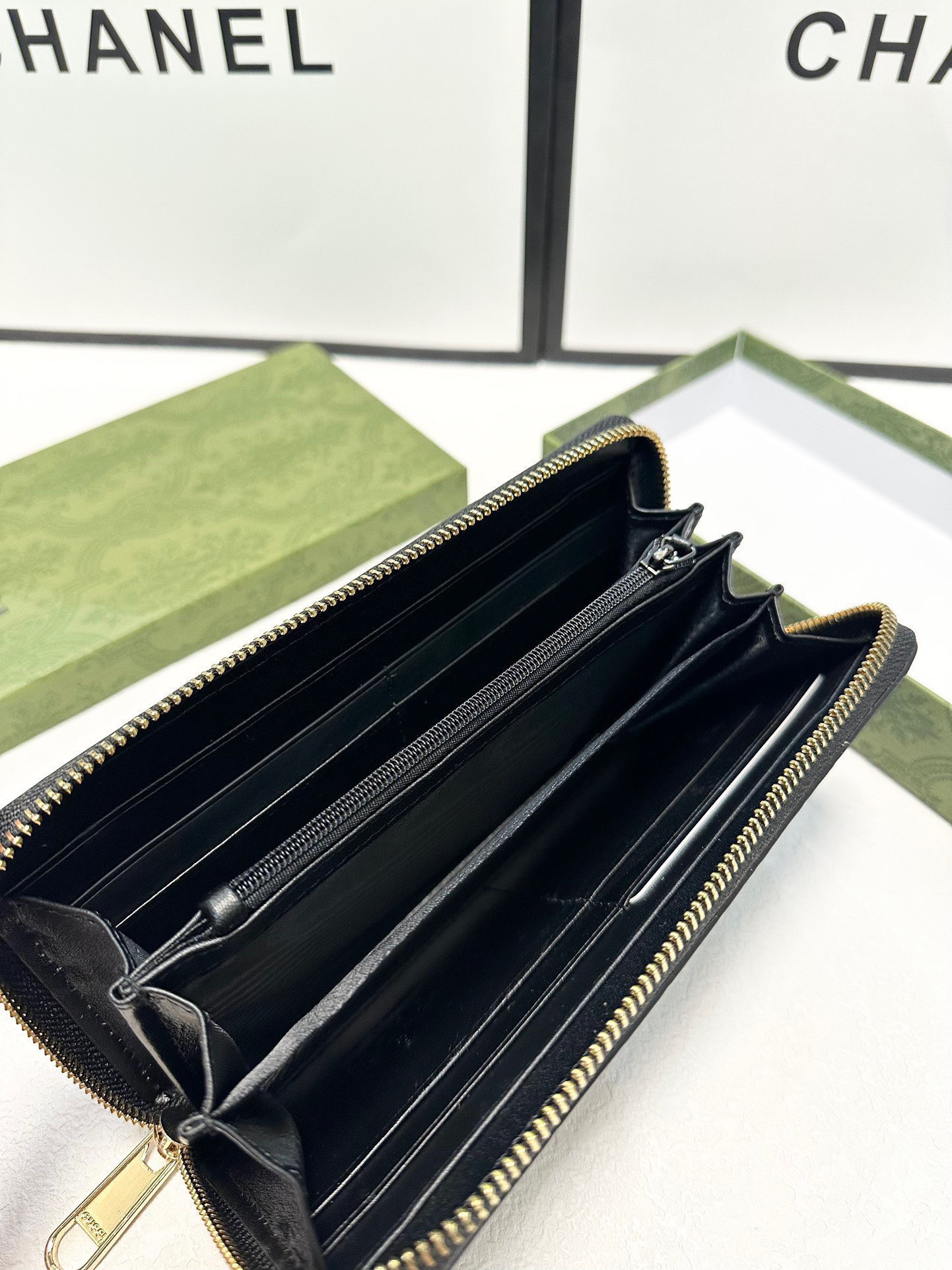 GUCCI グッチ 長財布 本革仕様 ズッパー開閉 21x11cm 黒 - 画像 9