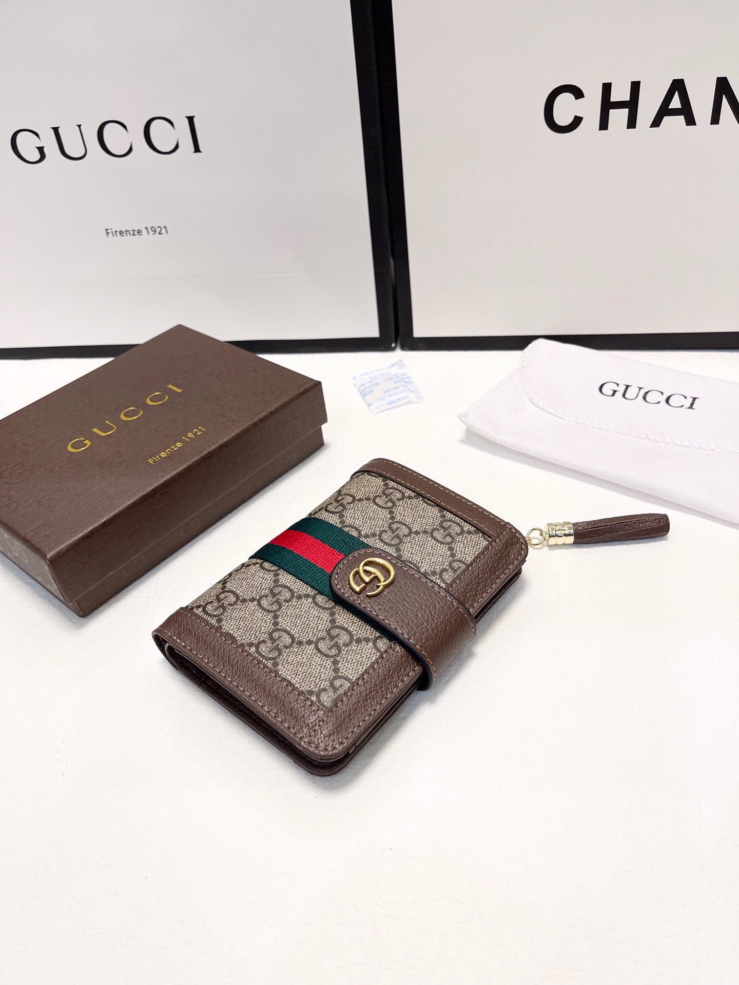 GUCCI グッチ 三つ折り財布 グッチーズ 本革仕様 シェルパ柄 ブラック - 画像 6