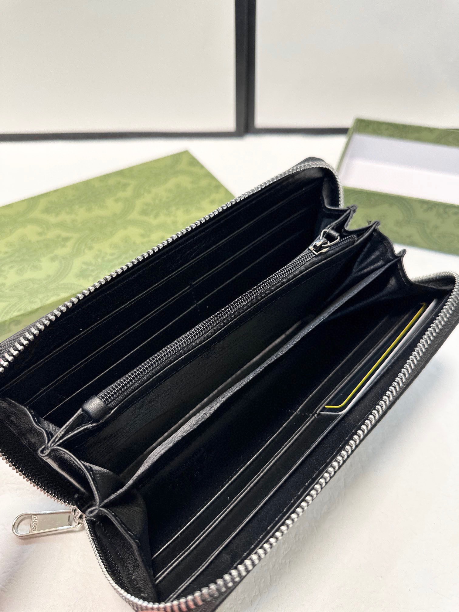GUCCI グッチ 長財布 大容量 ファスナー 本革 21x11cm 黒 - 画像 9