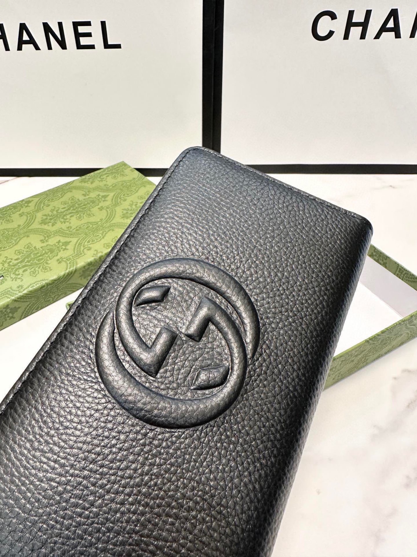 Gucci グッチ スタッズ ロングジップウォレット 黒色 本革仕様 メンズ ウォレット - 画像 5
