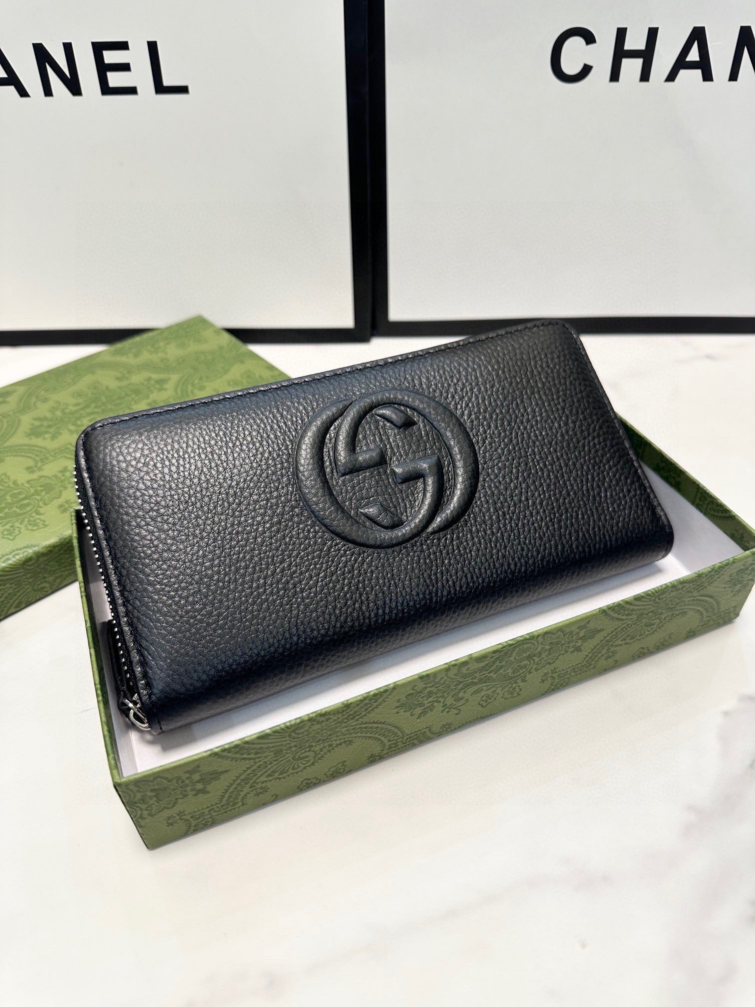 P100 ピュアレザー グッチ型押し ロングウォレット 黒 - 画像 9
