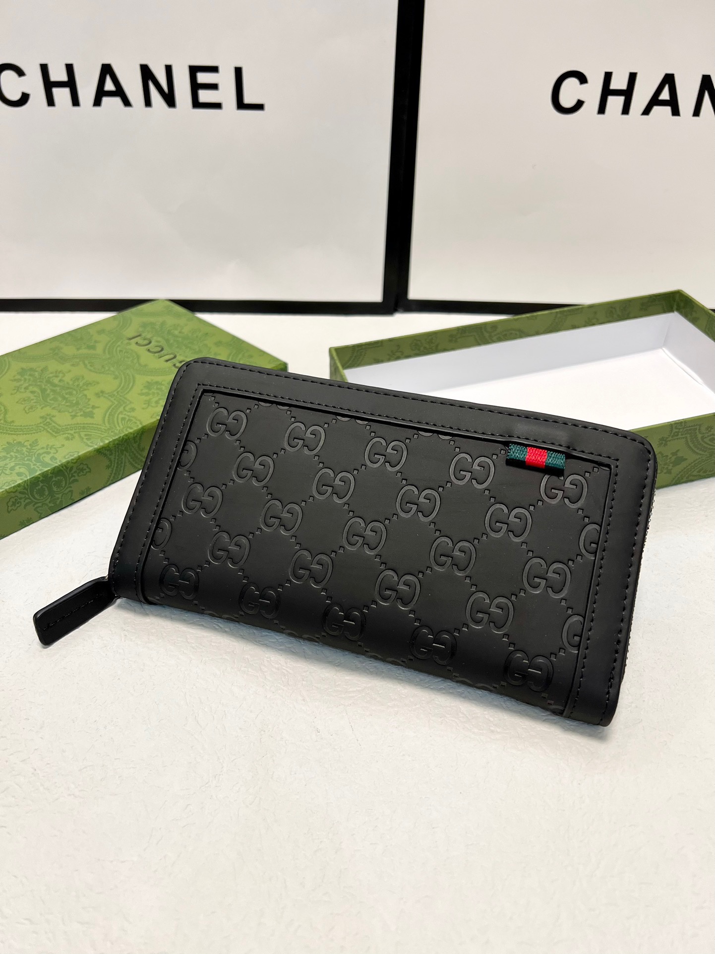 GUCCI グッチ メンズ長財布 ロングウォレット 黒 本革仕様 ファスナー開閉 - 画像 4