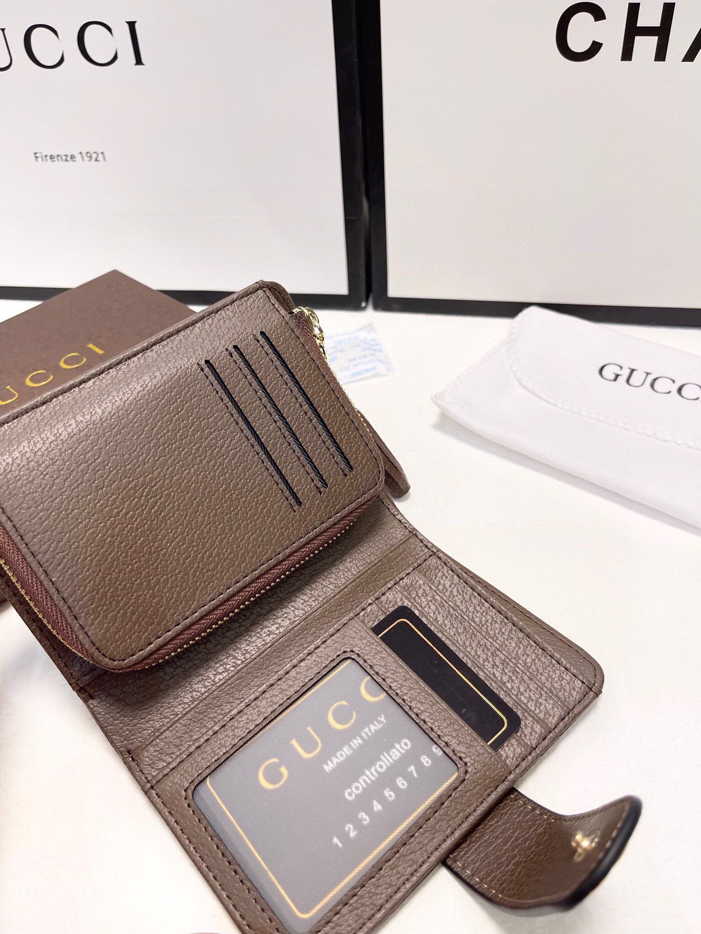 GUCCI グッチ 三つ折り財布 メンズ レディース 本革 3つ折り コンパクト 長財布 2色展開 - 画像 7