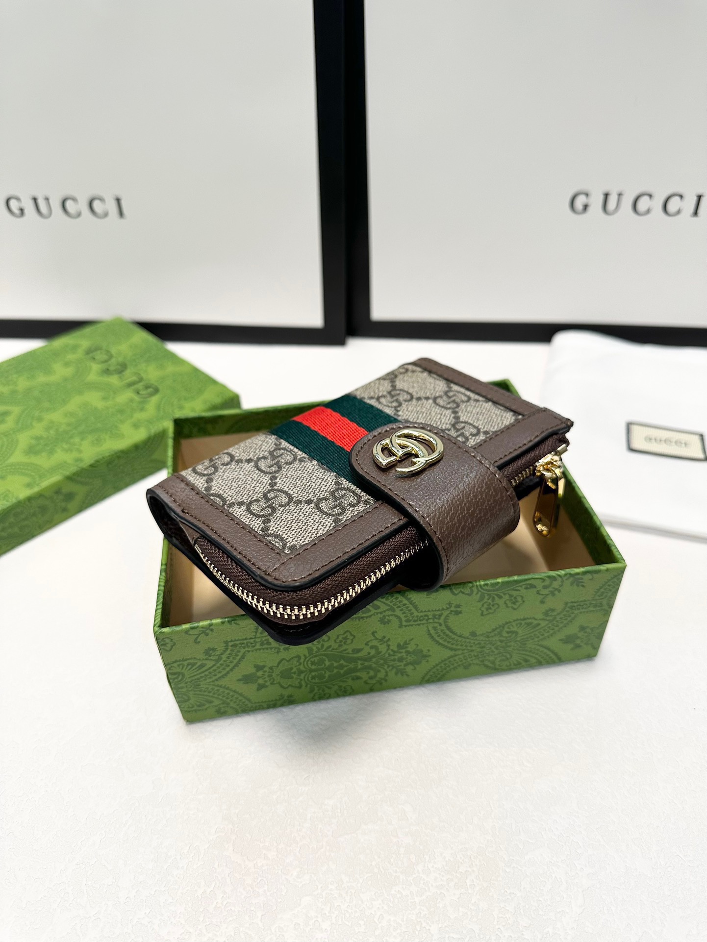 GUCCI グッチ 財布 短財布 ワンショルダー ファスナー チェーン 本革仕様 ブラウン - 画像 3