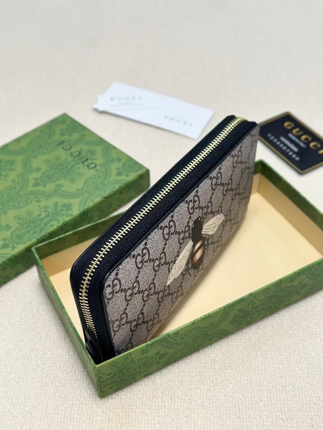 GUCCI グッチ グッチ ベージュ ブラック シングルジップウォレット ブees 本革仕様 黒 咖 - 画像 4