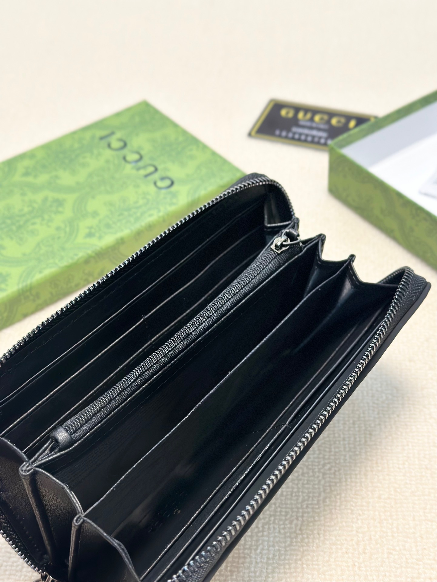 GUCCI グッチ ロングジップ財布 メンズ ブラック 本革仕様 20x10cm - 画像 9