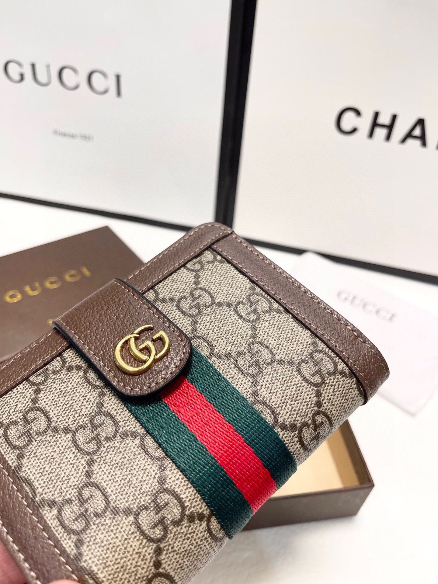 GUCCI グッチ 三つ折り財布 ライトウェイト コンパクト 2色展開 - 画像 5