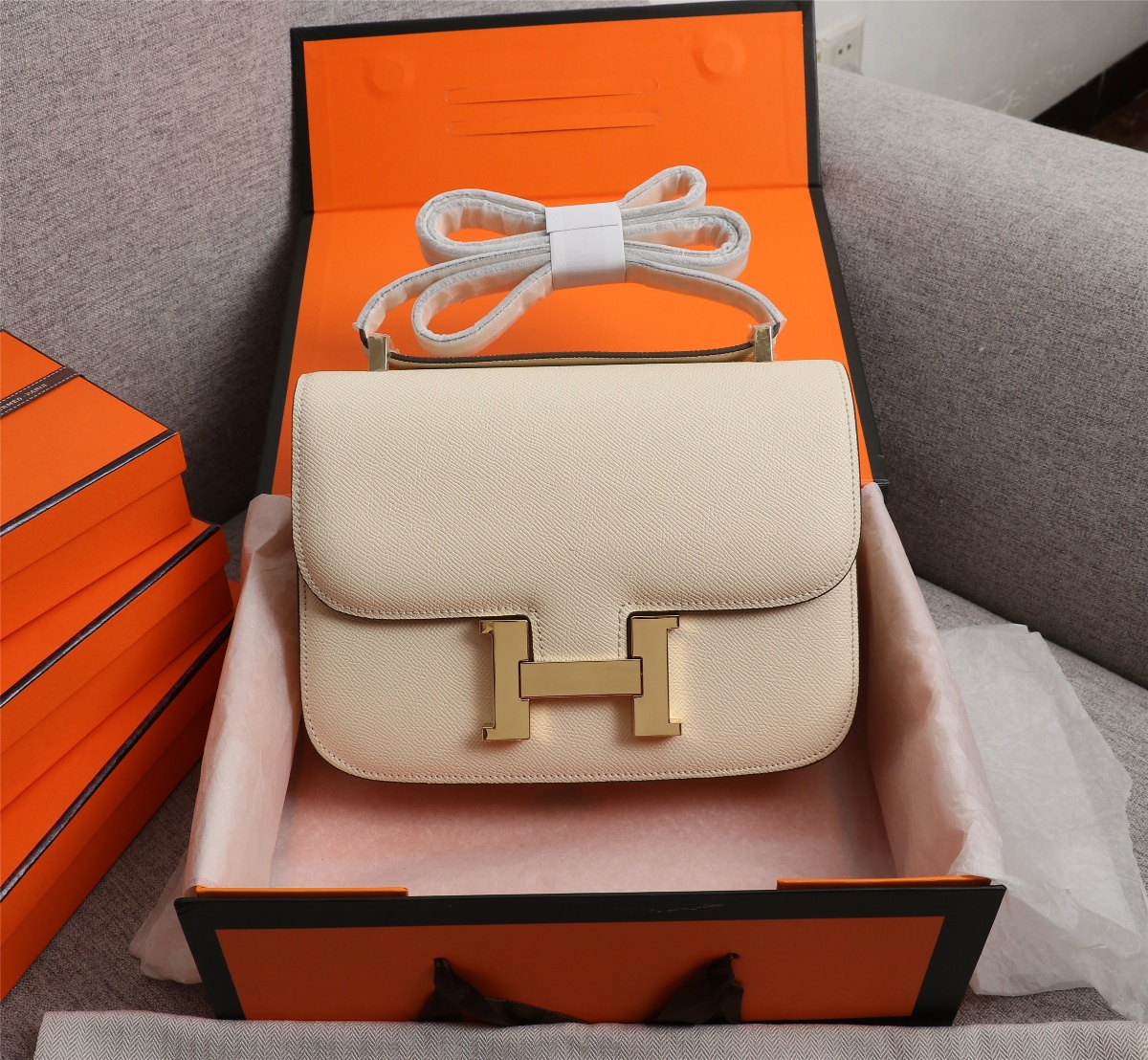 エルメス　HERMES　Constancemini　コンスタンスミニ　　レディース　バッグ　ショルダーバッグ　肩掛けバッグ　10色在庫　シルバー/ゴールド金具　エプソン - 画像 4