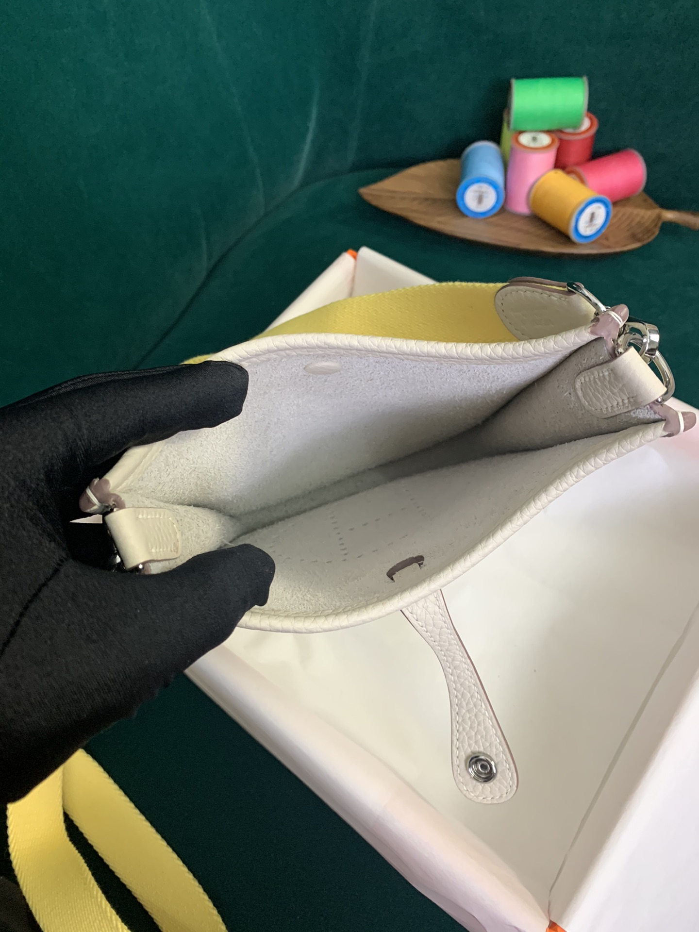 エルメスハーフ手縫いEvelyne Mini エルメスエブリンミニ TPM 16 Hermes 豊富な在庫 シルバー/ゴールド金具 ショルダーバッグ アマゾン?ジグザグ ミニショルダー 33色 - 画像 9