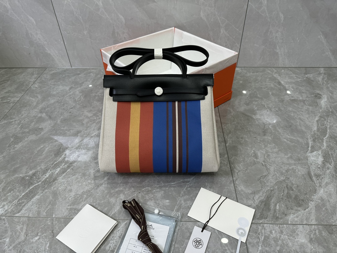 鮮やかカラーが素敵?Hermes　Herbag 31　エルメス　ショルダーバッグ　2WAY　エールバッグ　キャンバス　レディース　バッグ　15色 - 画像 2