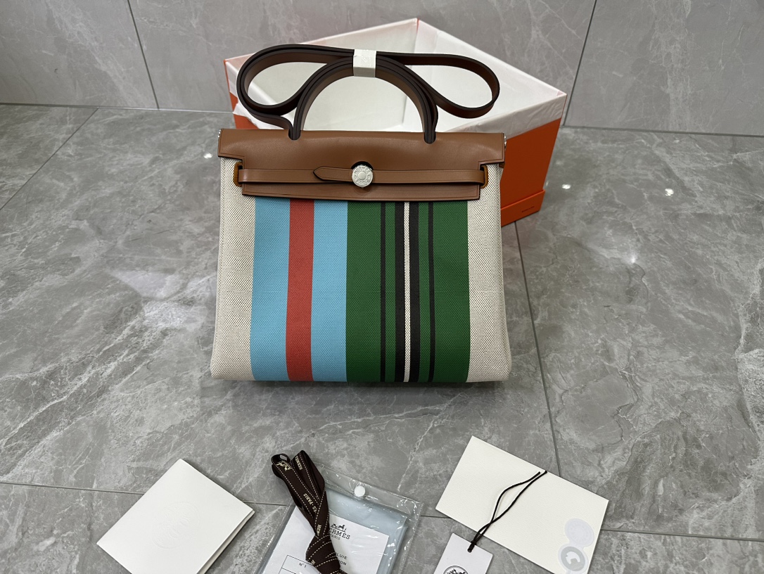 鮮やかカラーが素敵?Hermes　Herbag 31　エルメス　ショルダーバッグ　2WAY　エールバッグ　キャンバス　レディース　バッグ　15色 - 画像 3