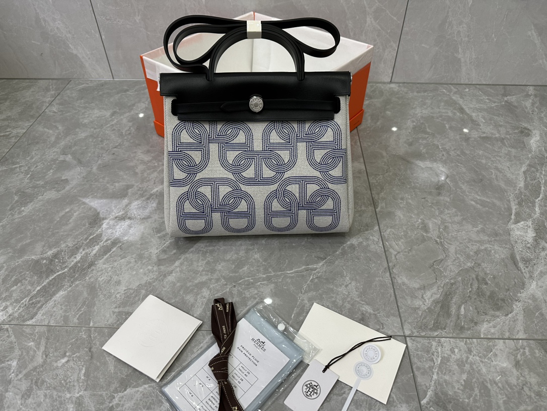 鮮やかカラーが素敵?Hermes　Herbag 31　エルメス　ショルダーバッグ　2WAY　エールバッグ　キャンバス　レディース　バッグ　15色 - 画像 5