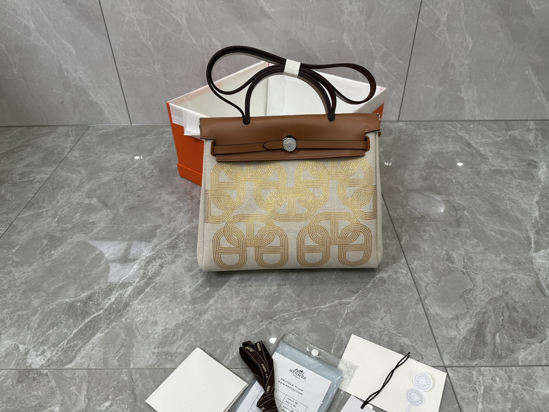 鮮やかカラーが素敵?Hermes　Herbag 31　エルメス　ショルダーバッグ　2WAY　エールバッグ　キャンバス　レディース　バッグ　15色 - 画像 8