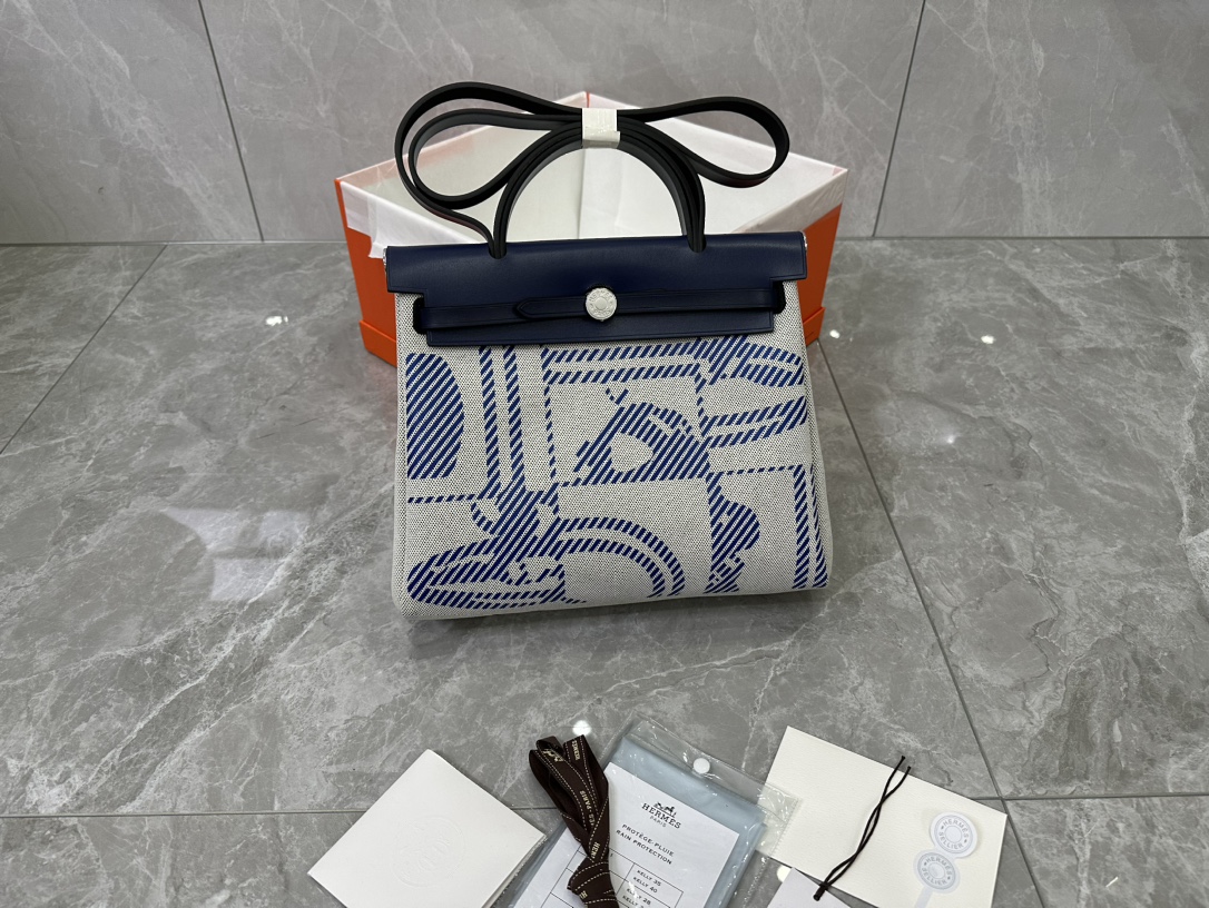 鮮やかカラーが素敵?Hermes　Herbag 31　エルメス　ショルダーバッグ　2WAY　エールバッグ　キャンバス　レディース　バッグ　15色 - 画像 11