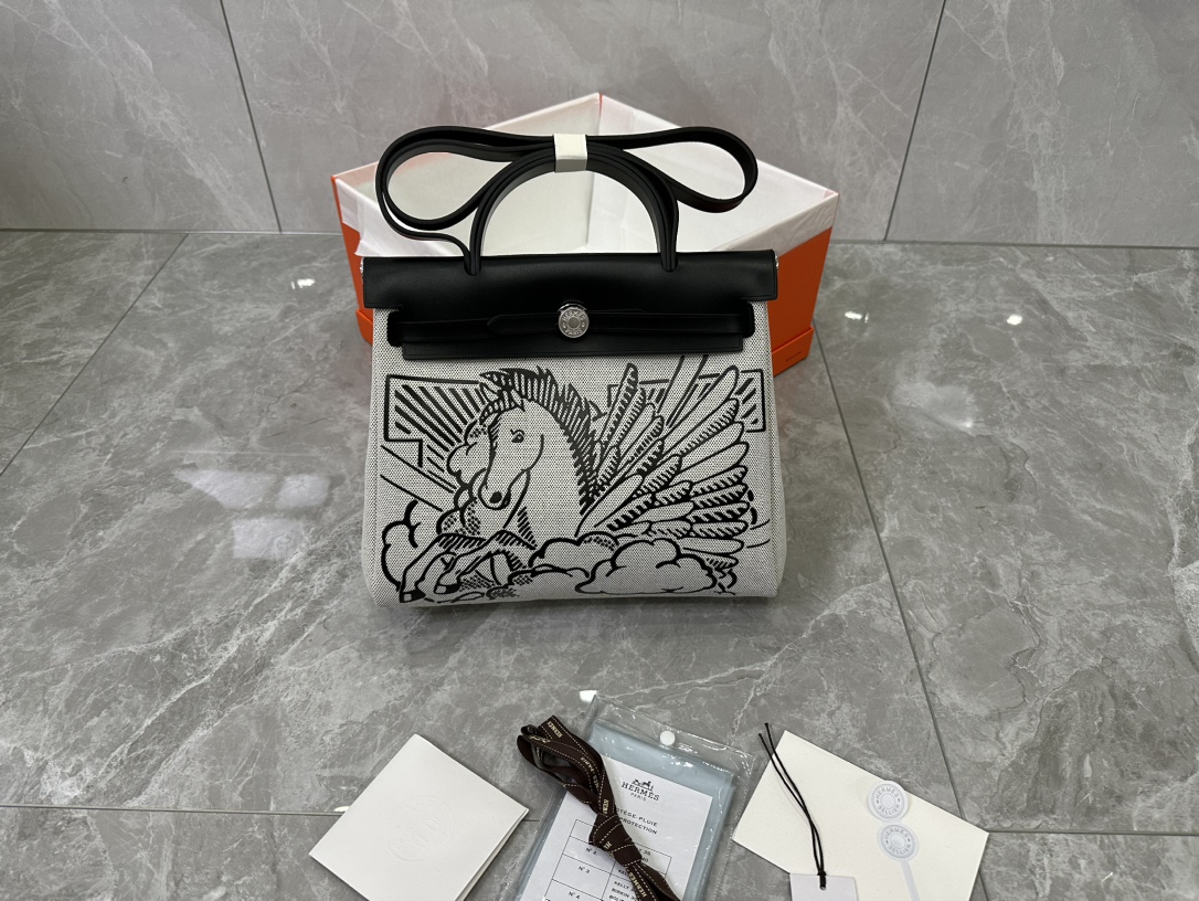 鮮やかカラーが素敵?Hermes　Herbag 31　エルメス　ショルダーバッグ　2WAY　エールバッグ　キャンバス　レディース　バッグ　15色 - 画像 14