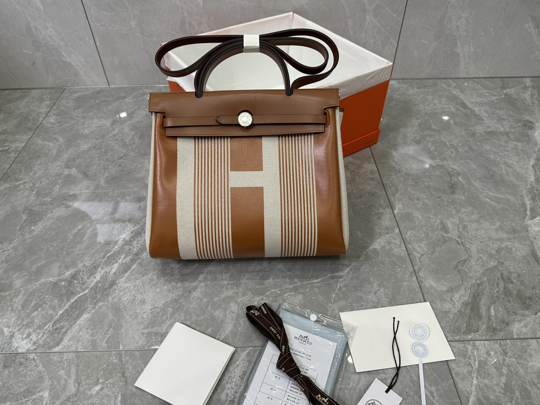 鮮やかカラーが素敵?Hermes　Herbag 31　エルメス　ショルダーバッグ　2WAY　エールバッグ　キャンバス　レディース　バッグ　15色 - 画像 16