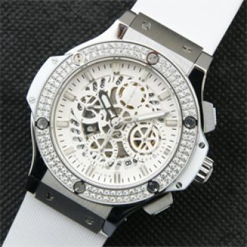 国内発送ウブロ アエロ バン コピー時計 Asian 7750搭載 28800振動