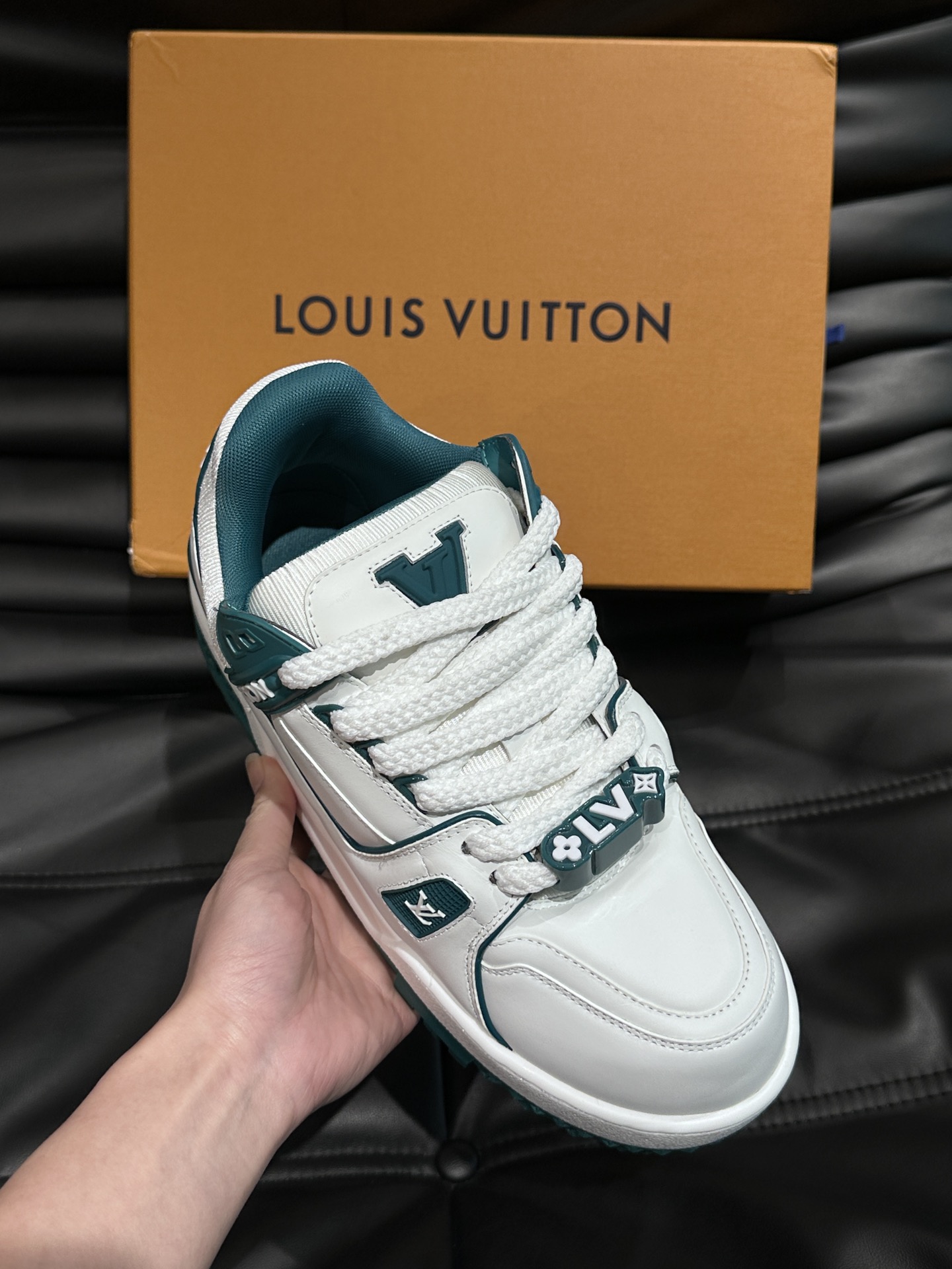 上品な印象 Louis Vuitton メンズ/レディース スニーカー 超スーパーコピー品人気サイト