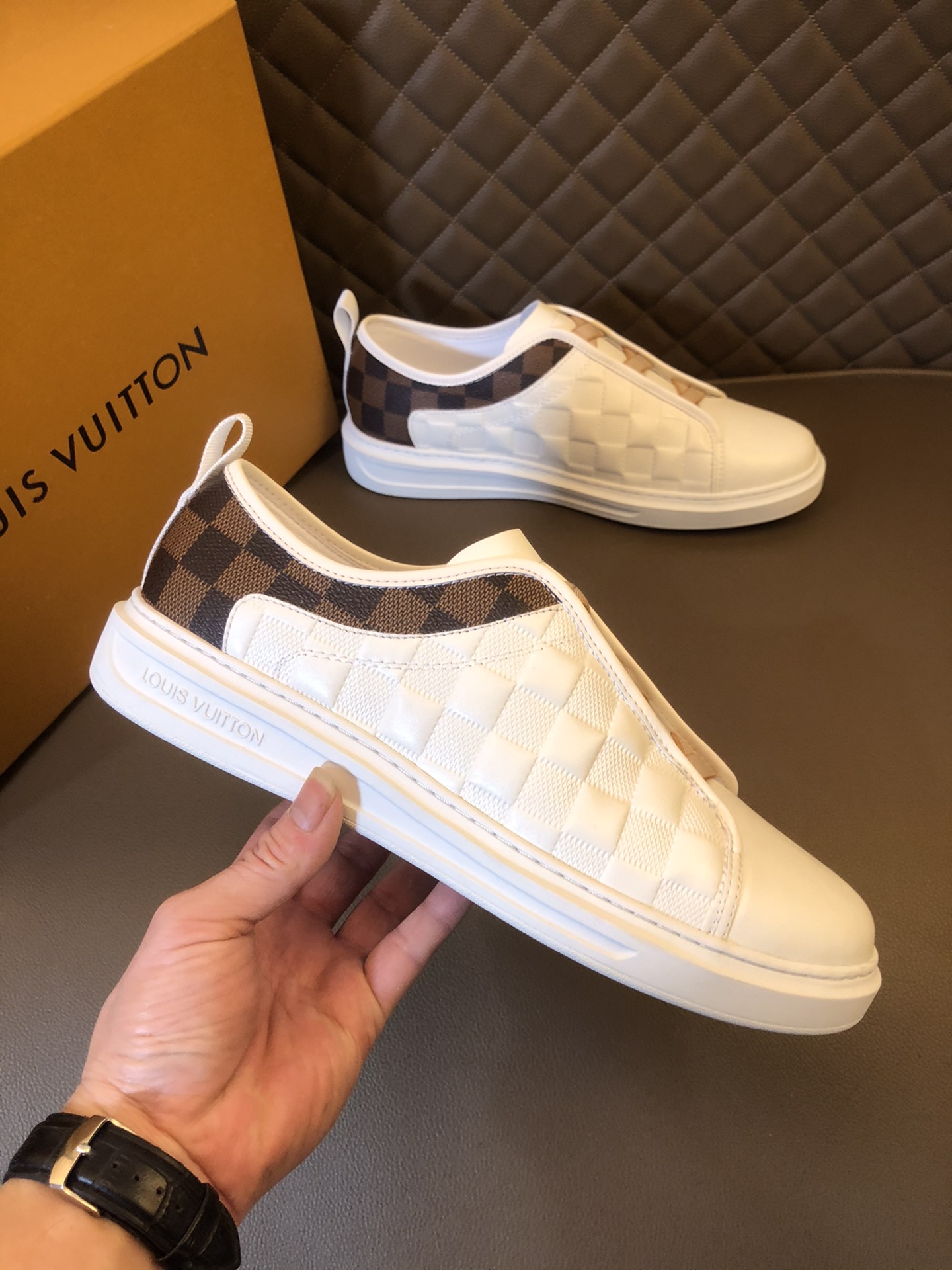 超人気美品 ルイヴィトン LV スニーカー スーパーコピー