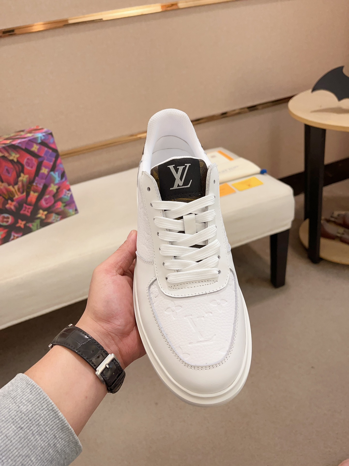 超人気美品 ルイヴィトン LV スニーカー スーパーコピー