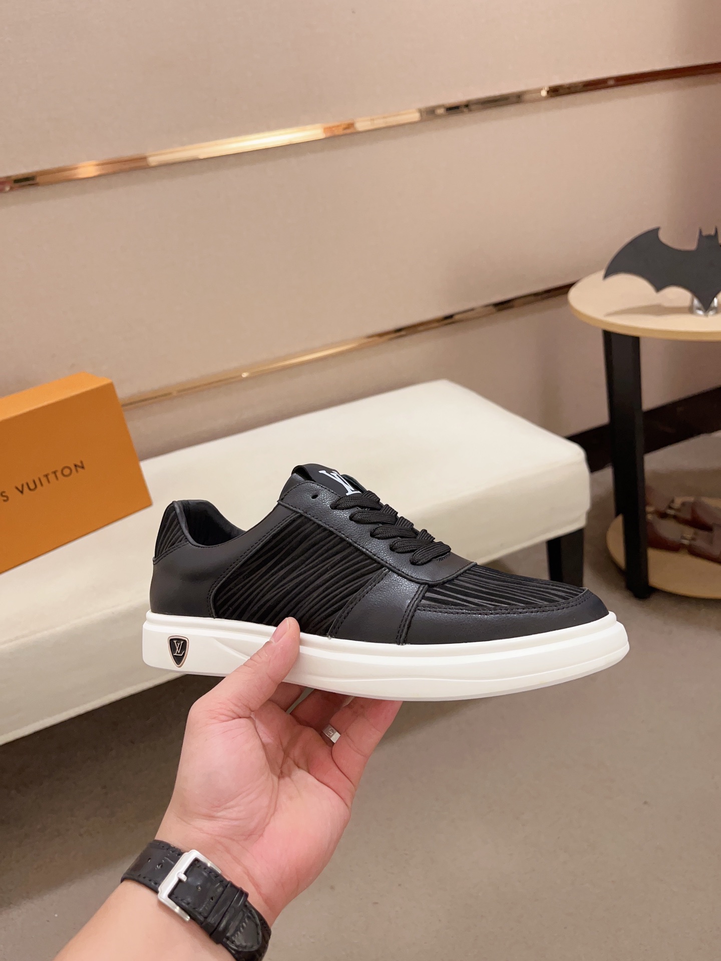 高級感が溢れる Louis Vuitton スニーカー スーパーコピー