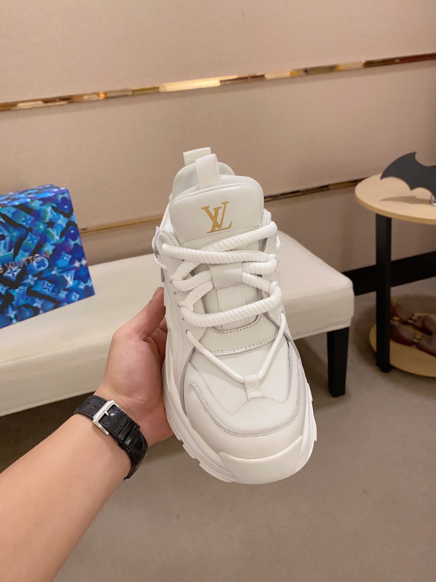 ファッショニスタ愛用 ルイヴィトン LV スニーカー スーパーコピー後払い通販信用できる