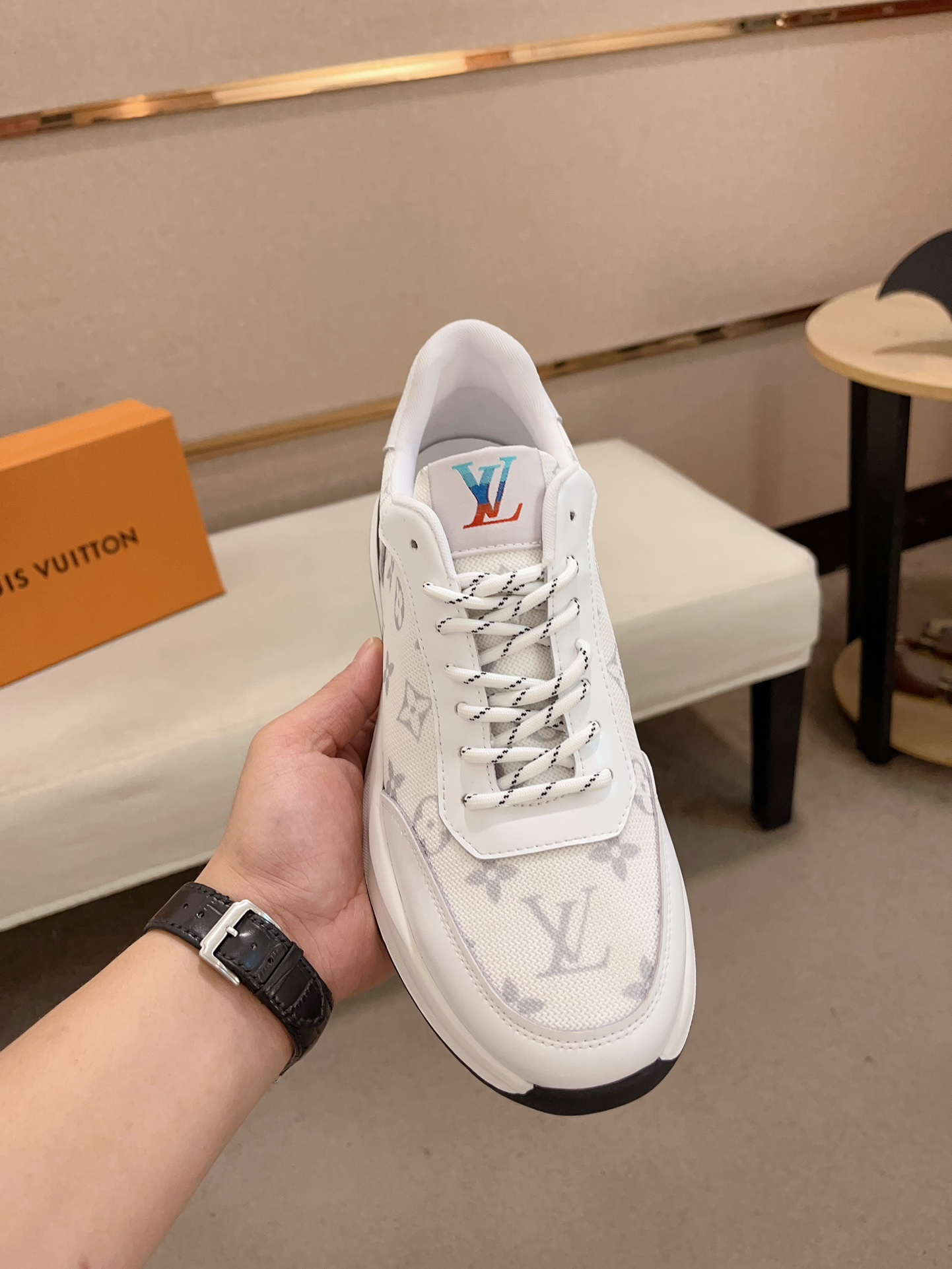 大人気商品 ルイヴィトン LV スニーカー スーパーコピー