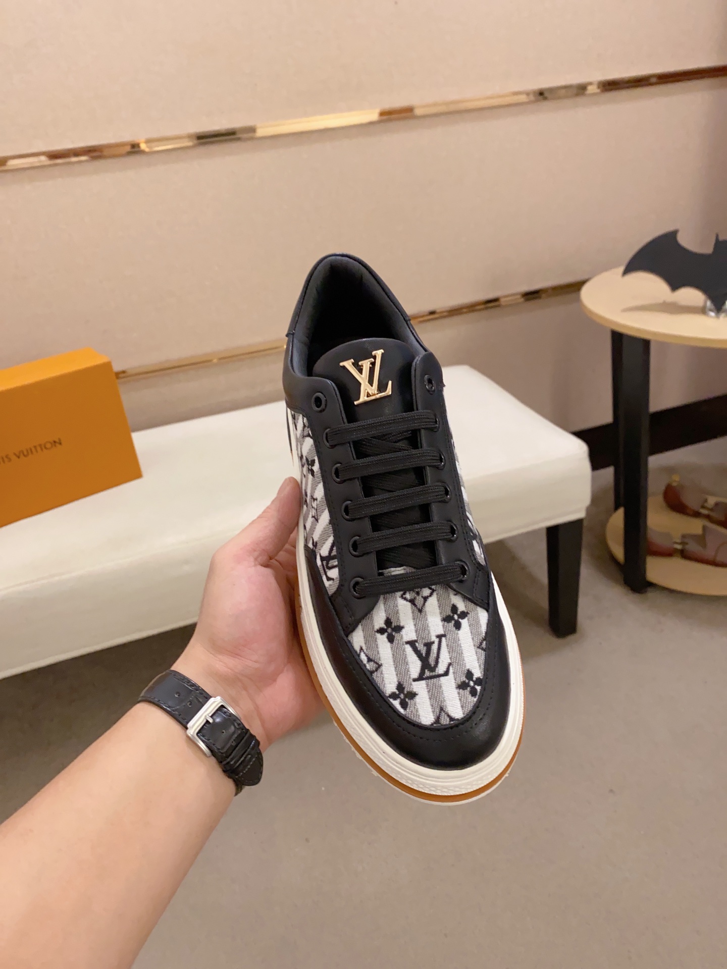 ファッション新作ルイヴィトン LV スニーカー スーパーコピー後払い通販信用できる
