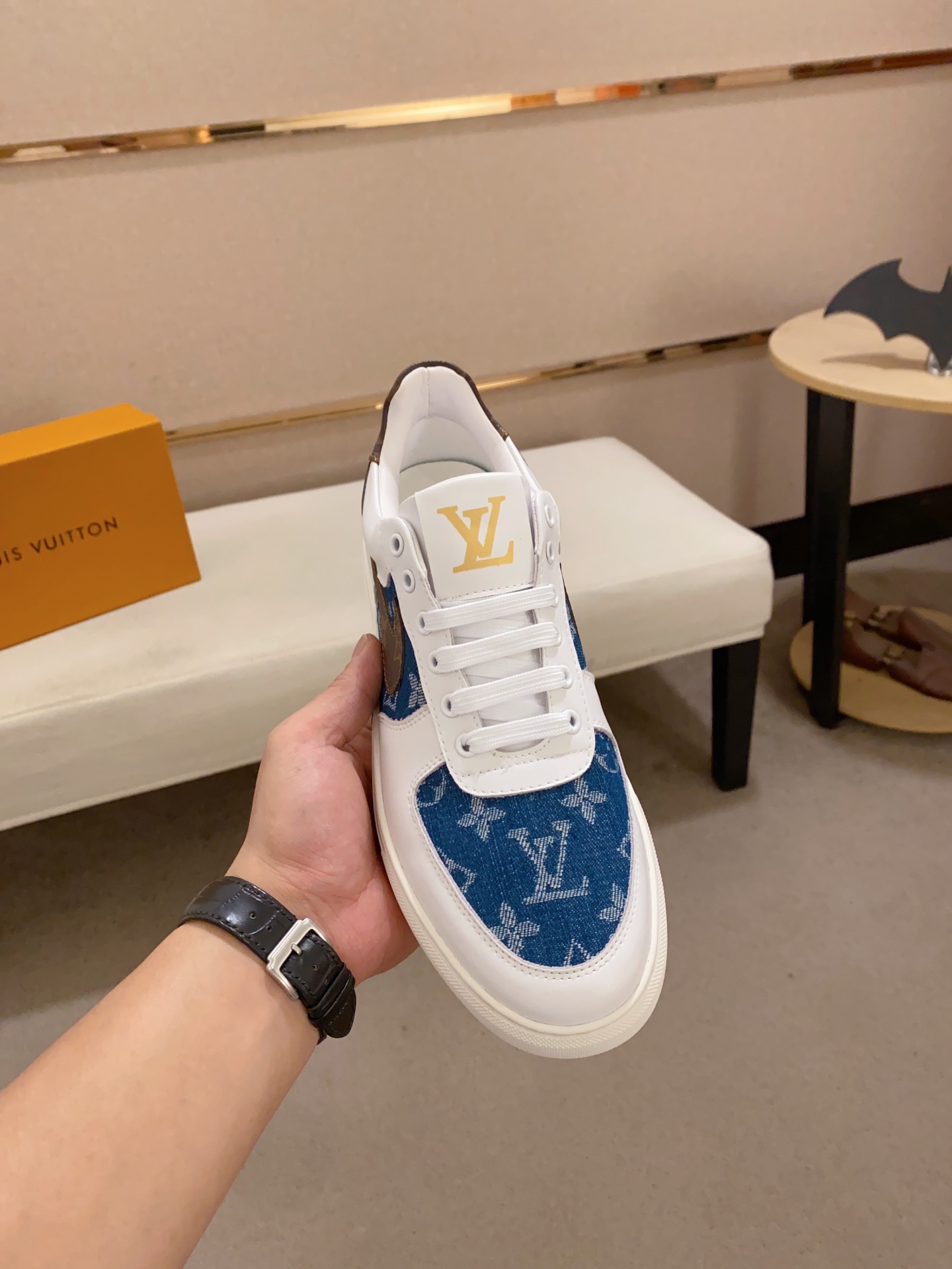 超人気美品 Louis Vuitton スニーカー スーパーコピー後払い通販信用できる