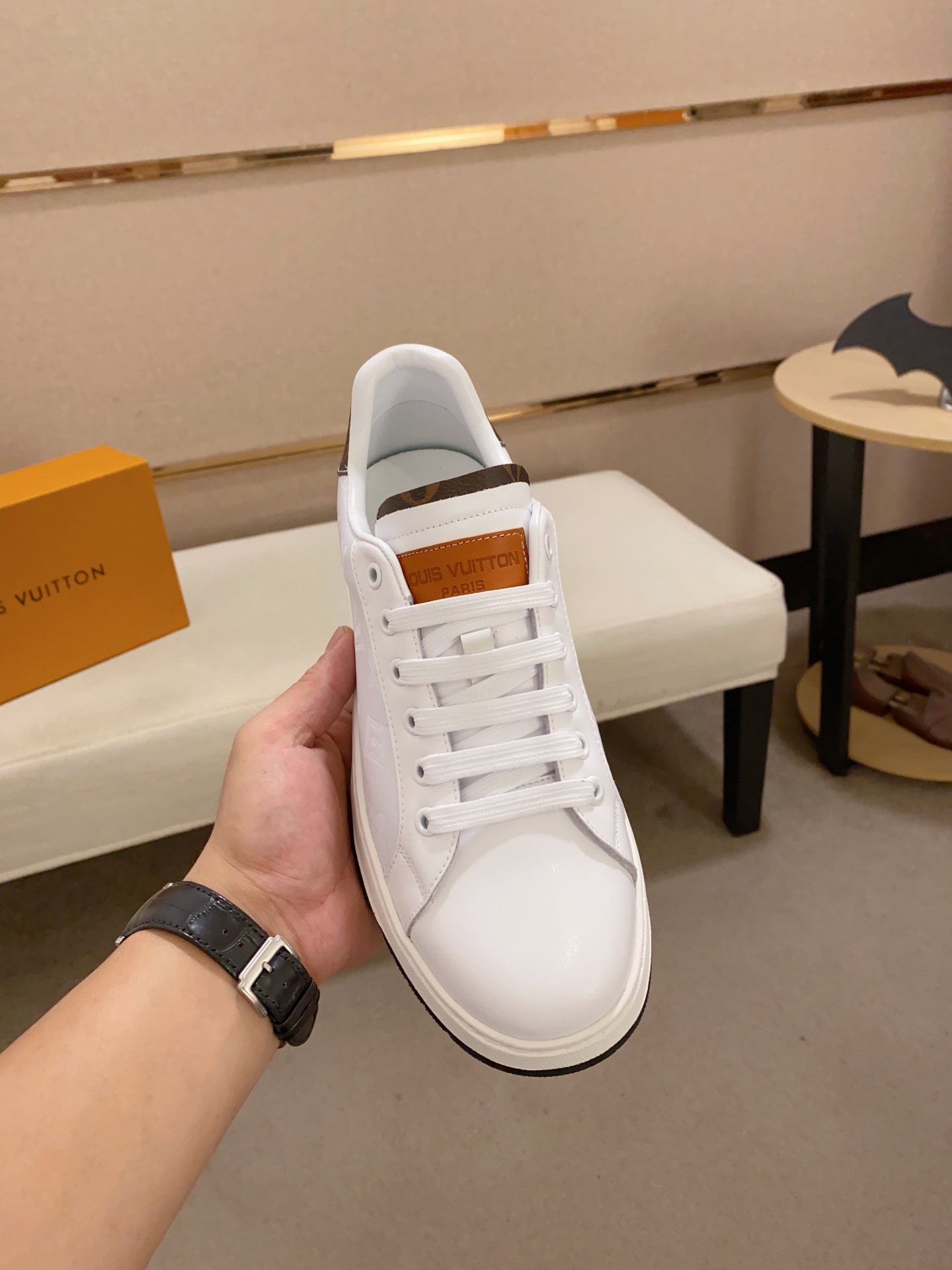 超人気美品 ルイヴィトン LV スニーカー スーパーコピー