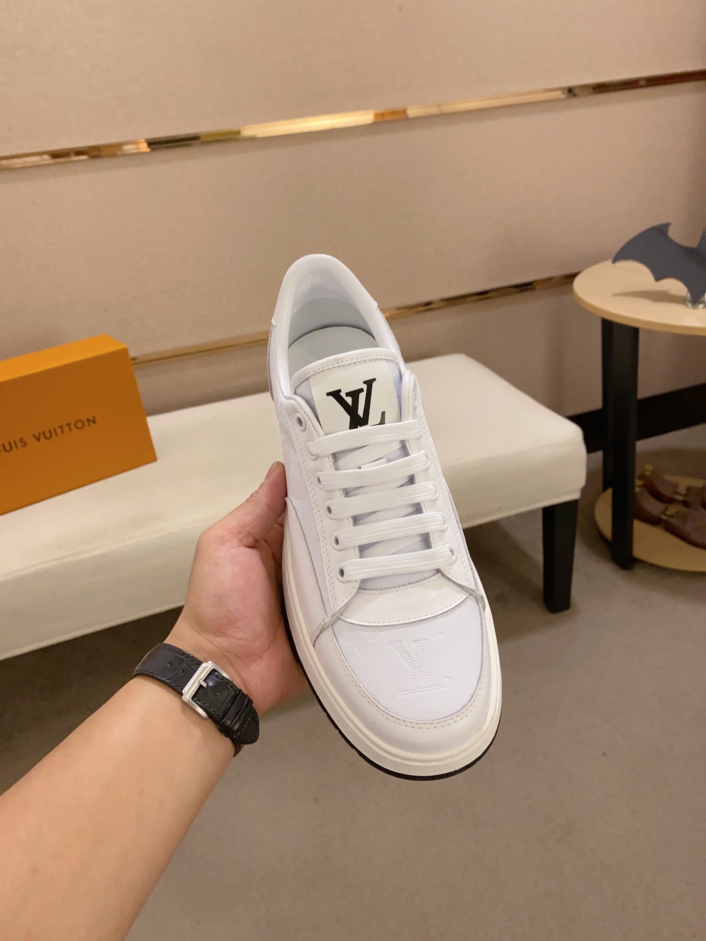 モデル大絶賛 ルイヴィトン LV スニーカー スーパーコピー信用できるサイト