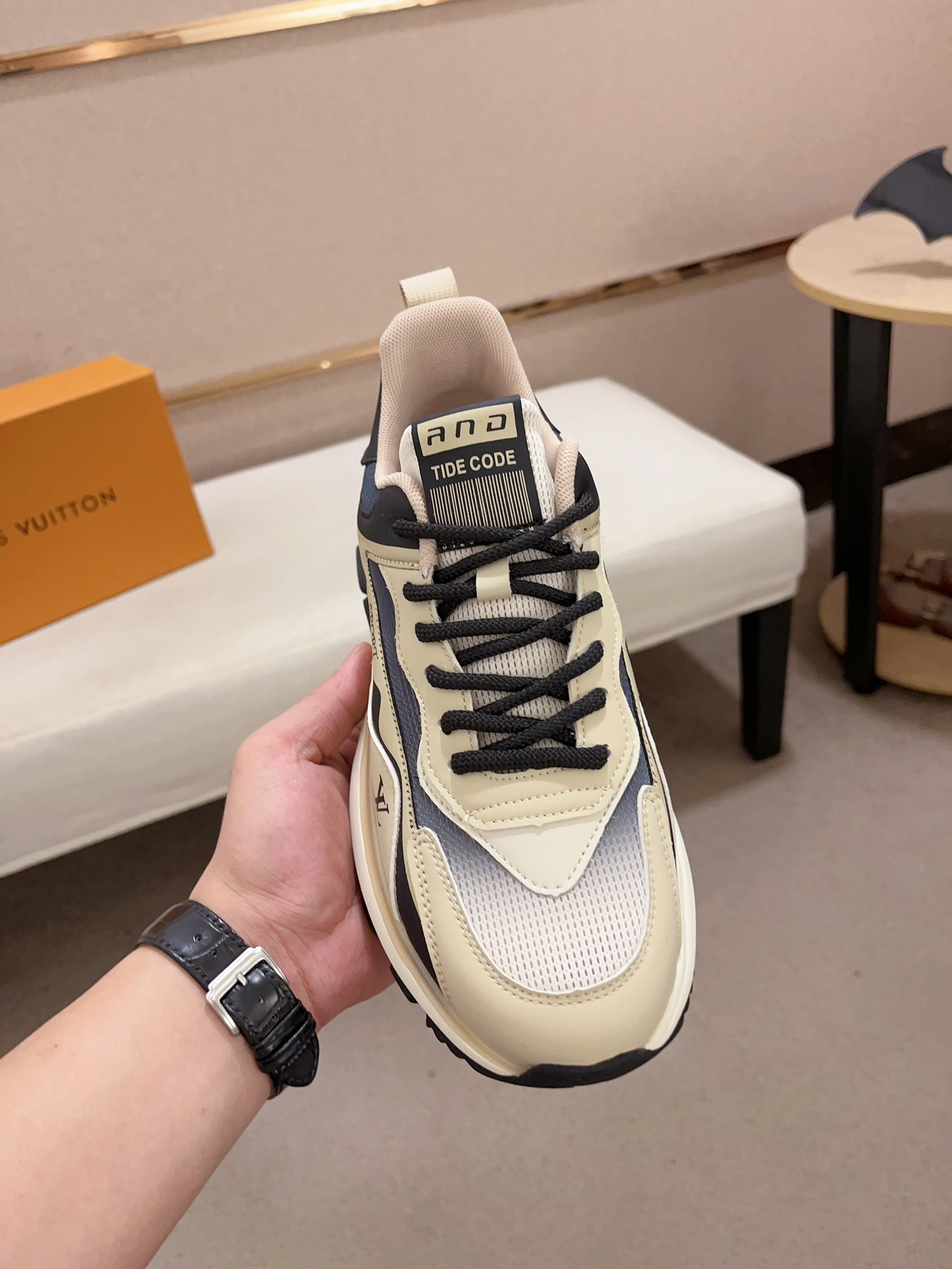 大人気商品 ルイヴィトン LV スニーカー スーパーコピー