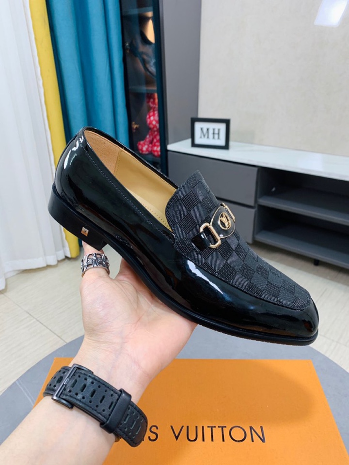 人気セールルイヴィトン LV 革靴 スーパーコピー