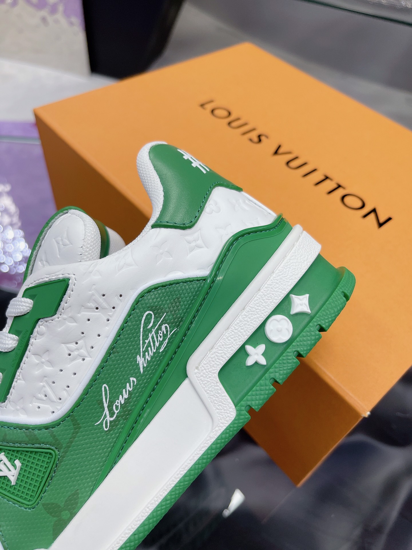 LV